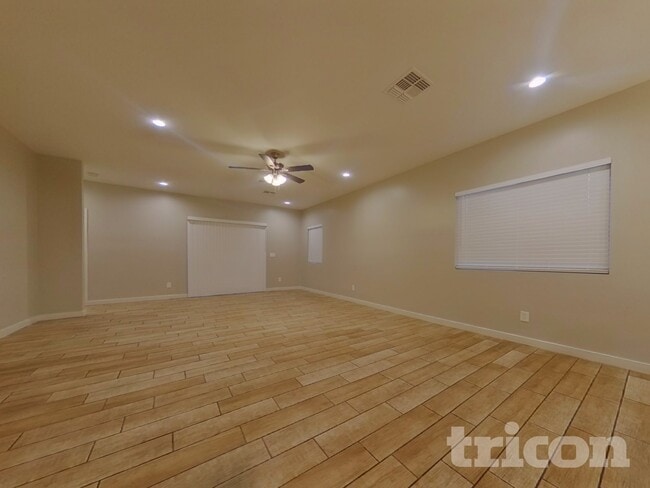 Building Photo - 109 E Mountain View Dr