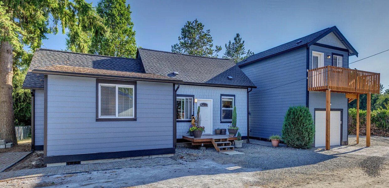 Primary Photo - Fully Remodeled Home with Bonus Suite – A ...