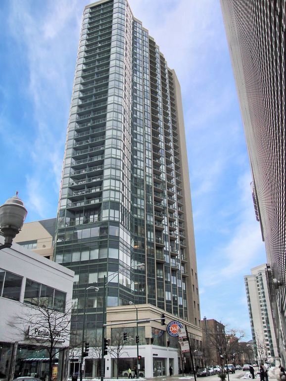 Building Photo - 111 W Maple St