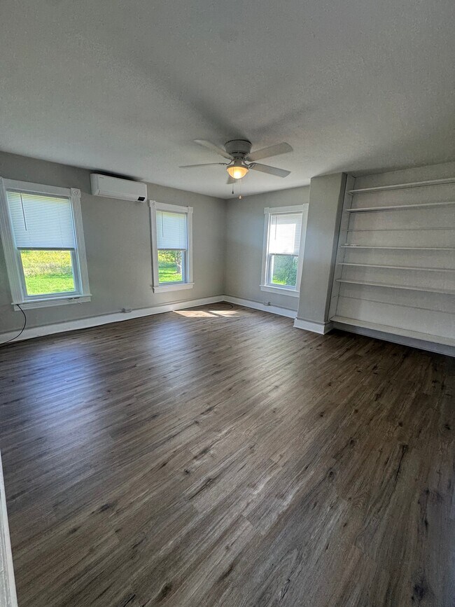 Foto del edificio - 5900 Sullivan Trail
