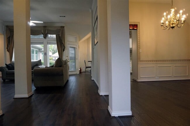 Foto del edificio - 4221 Magnolia Dr