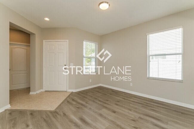 Building Photo - Spacious 4 Bedroom in Spring Hill!