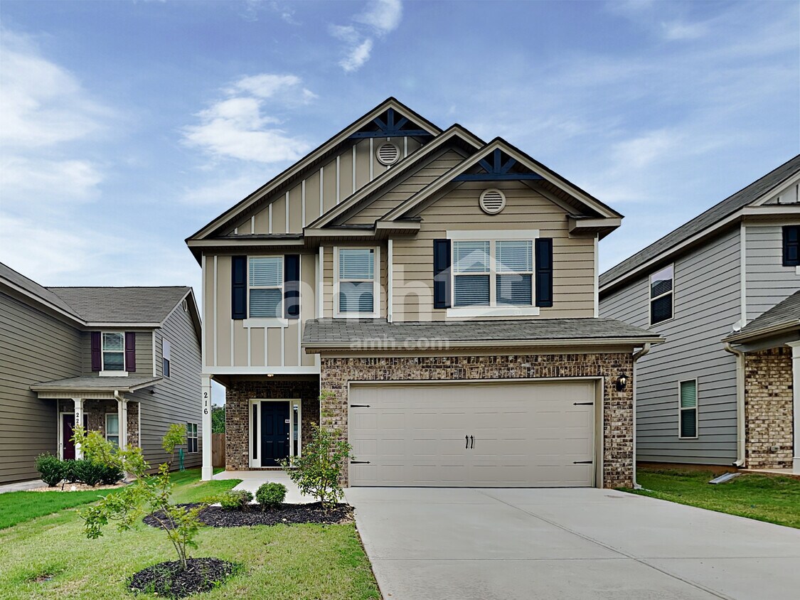 Foto principal - 216 Leland Ln