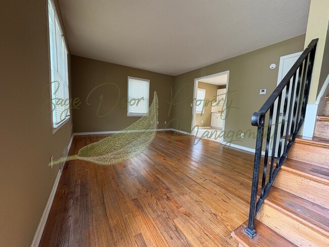 Building Photo - DUPLEX IN INDEPENDENCE!!!