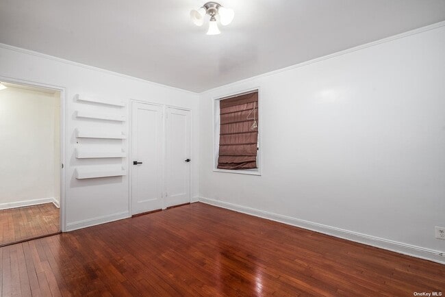 Building Photo - 139-06 Pershing Crescent