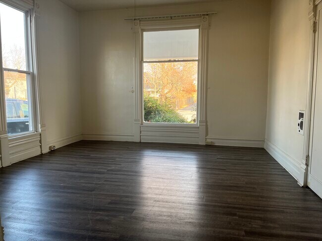 Foto del edificio - 1617 N Benton Ave
