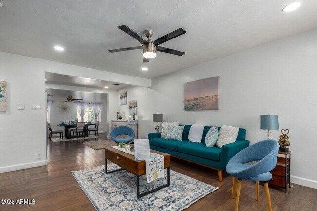 Foto del edificio - 2518 E Campbell Ave