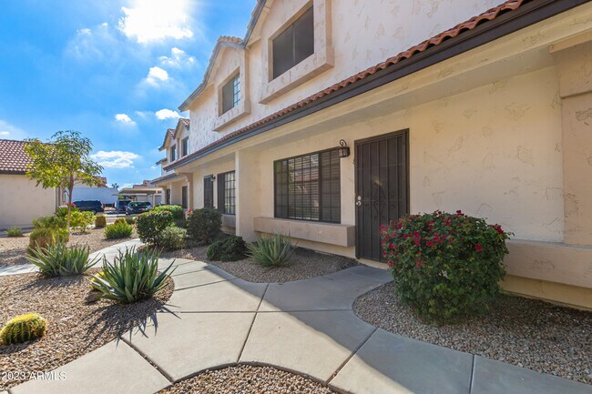 Foto del edificio - 2941 N Oregon St