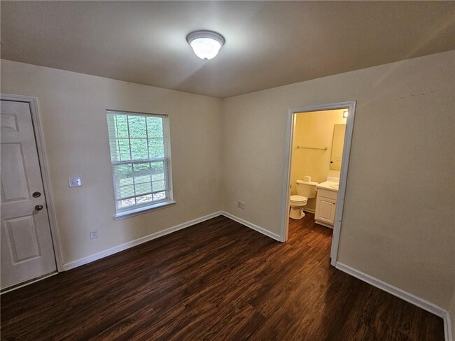 Foto del edificio - 2425 Ivey Crest Cir