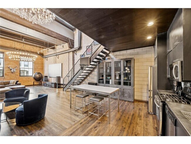 Building Photo - 801 N Washington Ave