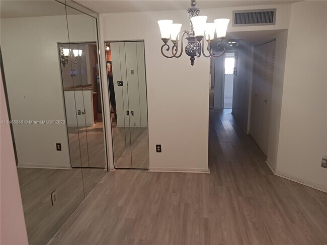 Foto del edificio - 9552 N Belfort Cir