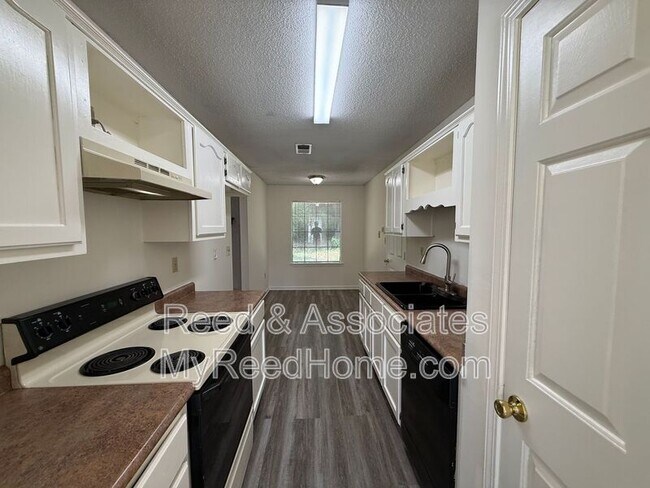 Building Photo - 6758 Valerie Dr