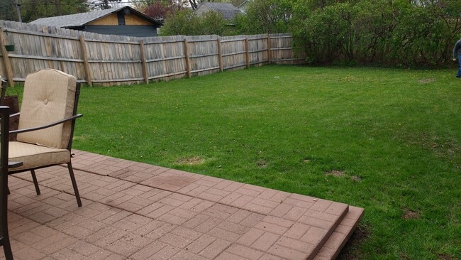 Foto del edificio - 2738 Shale Ledge Rd