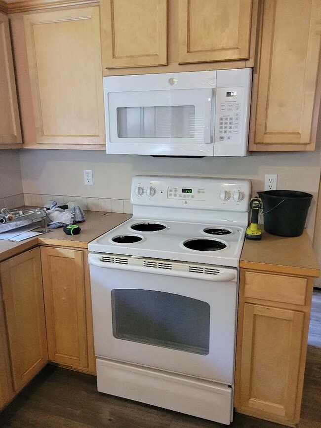 Foto del edificio - 18323-18313 13th Ave Ct E