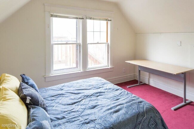 Building Photo - 7 br, 3 bath House - 518 Monroe St