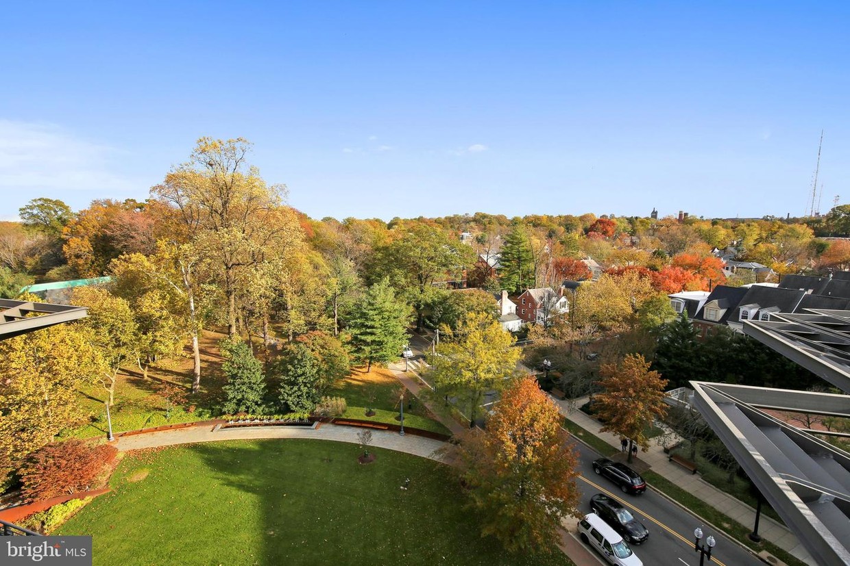 Foto principal - 4301 Military Rd NW