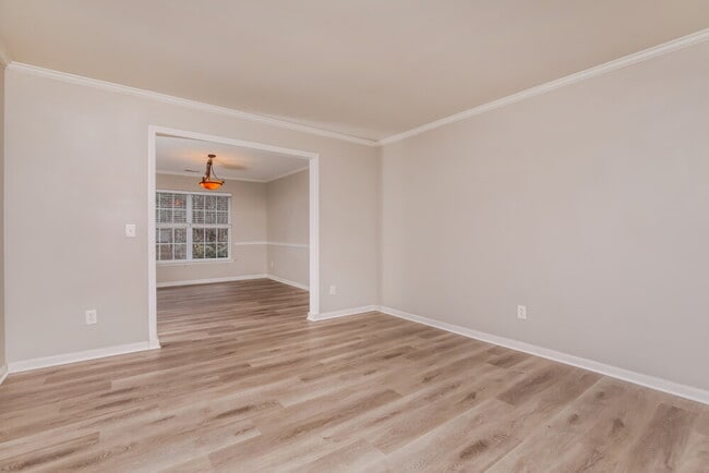 Building Photo - 409 Pyracantha Dr