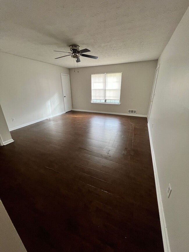 Foto del edificio - 3143 Dove Ct SW