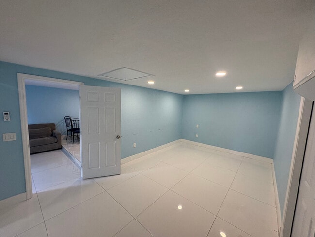 Building Photo - 2025 56th Ave