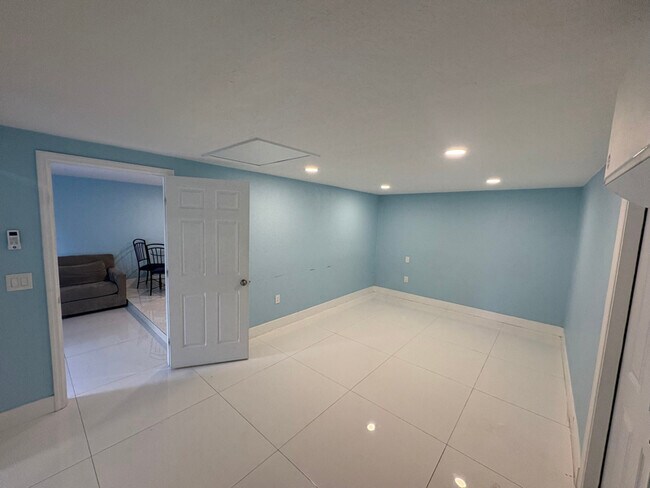 Foto del edificio - 2025 56th Ave