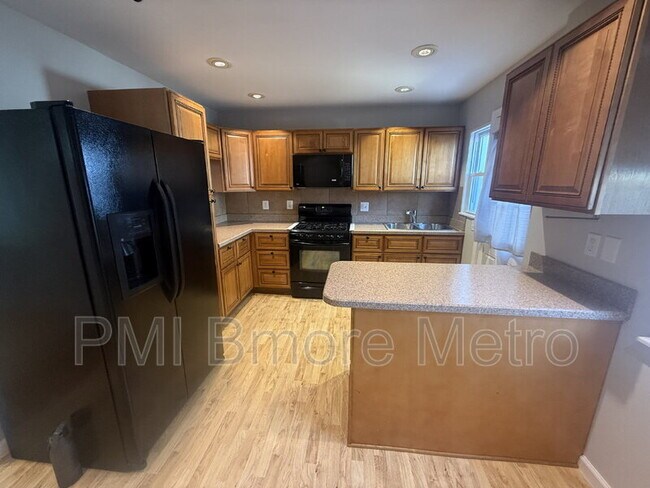 Building Photo - 602 Dale Ave