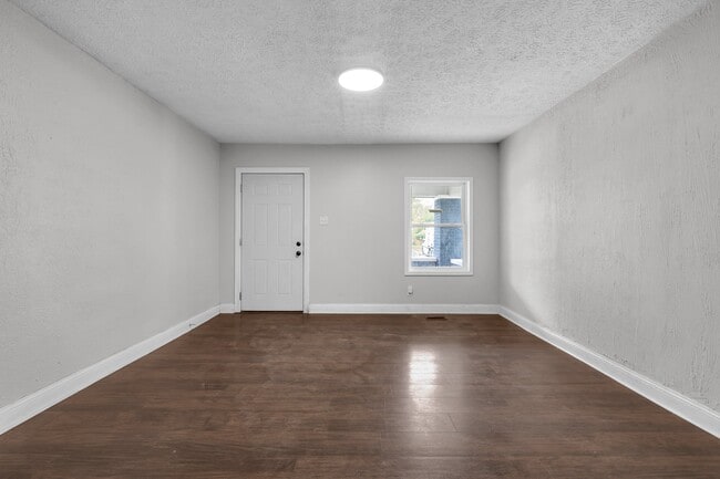 Building Photo - 409 N Oakland Ave