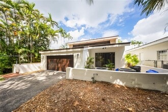Building Photo - 511 Vittorio Ave