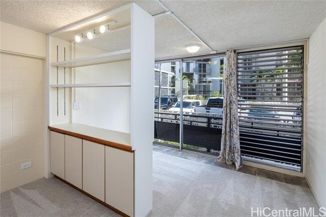 Building Photo - 1630 Makiki St