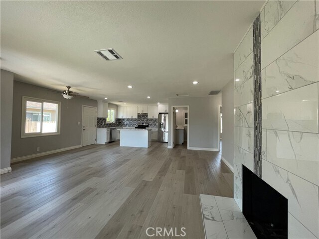 Building Photo - 425 W Orangethorpe Ave