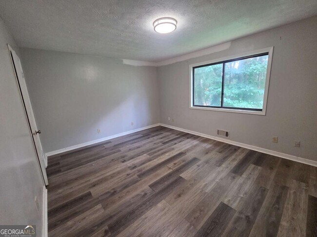 Foto del edificio - 5034 Cherokee Ct