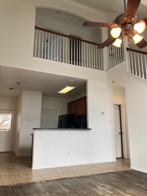 Building Photo - 618 E Theissen St