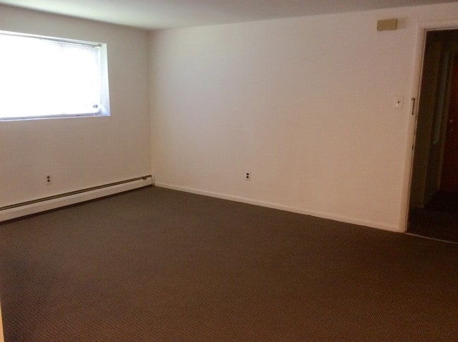 Bedroom - 1140 Simpson St