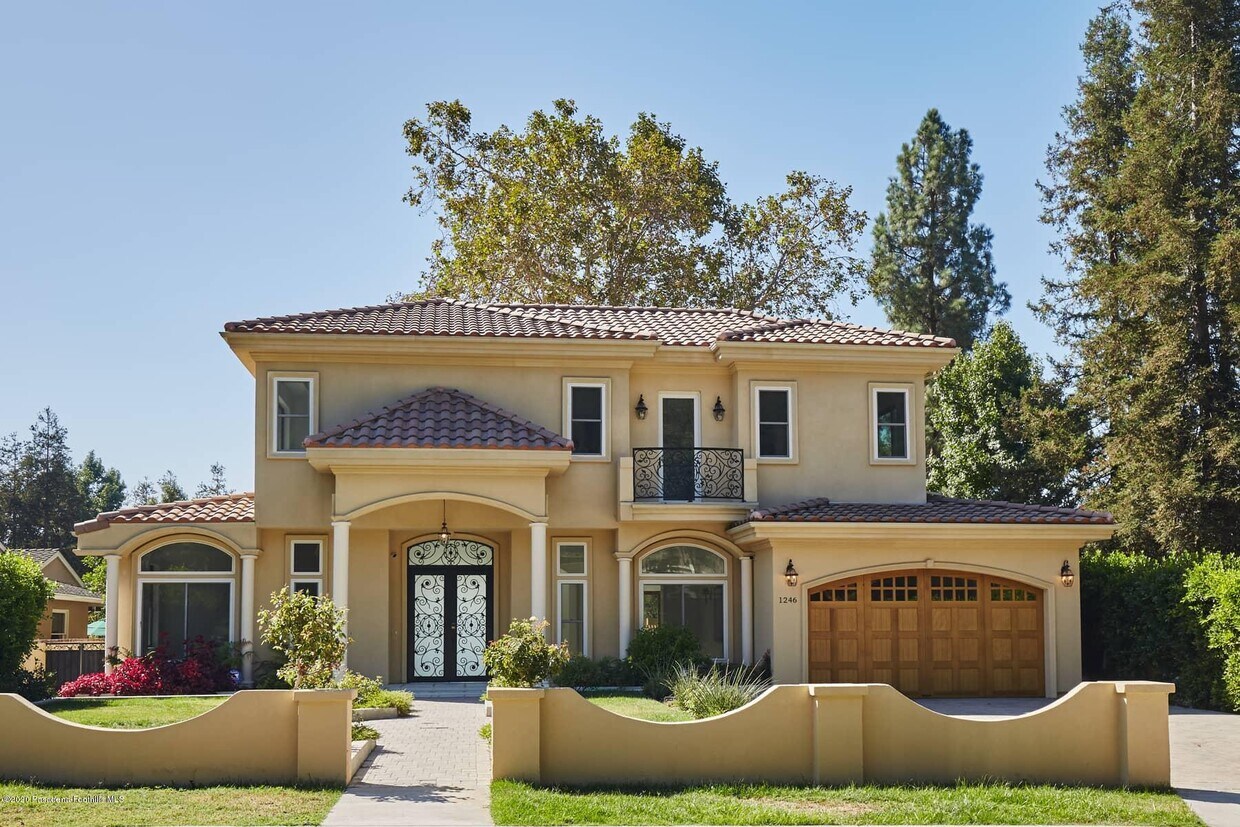 Primary Photo - 1246 El Vago St