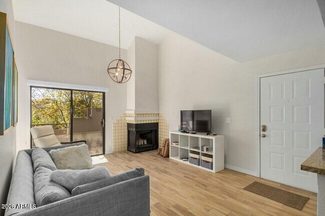 Building Photo - 4850 E Desert Cove Ave