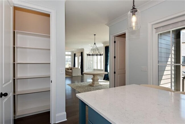 Building Photo - 6641 Sterling Dr