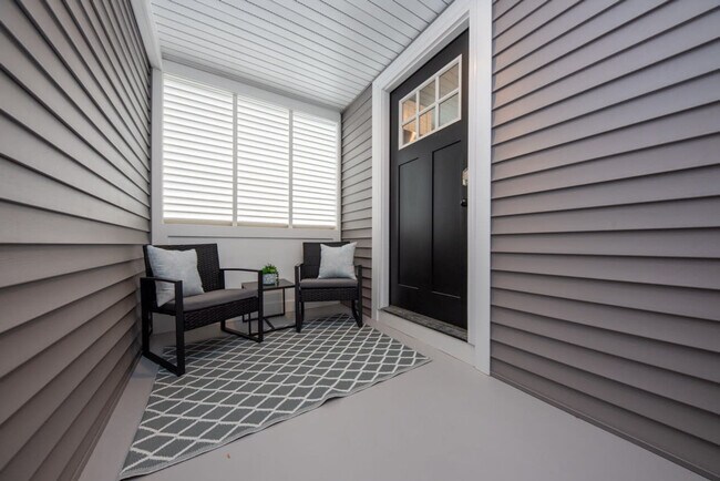 Building Photo - 1140 Simpson Ave