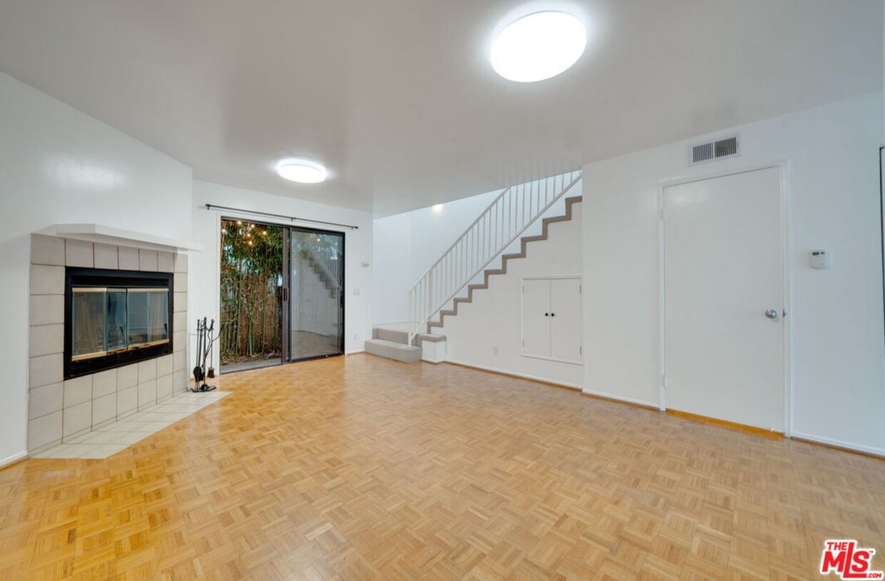 Foto principal - 2453 Chelsea Pl