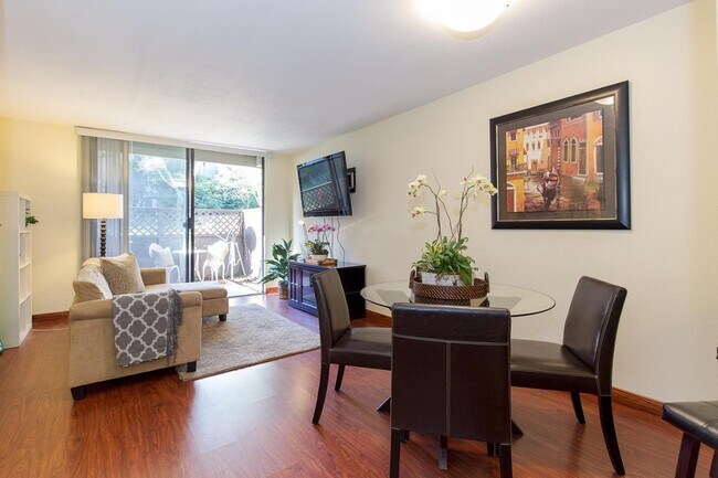 Foto del edificio - 2157 Shelter Creek Ln