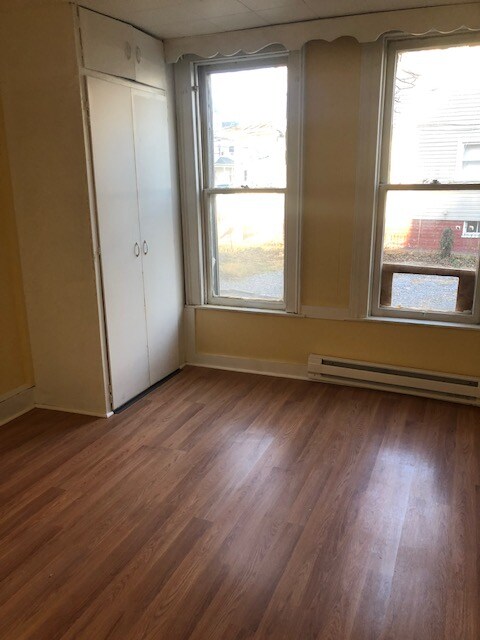 Foto del edificio - 506 W John St