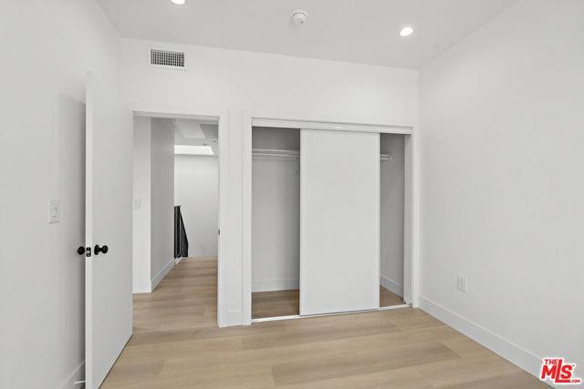 Building Photo - 10746 Hortense St