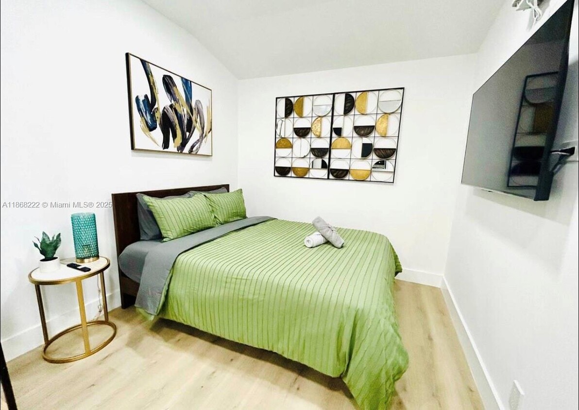 Foto principal - 2723 SW 13th St