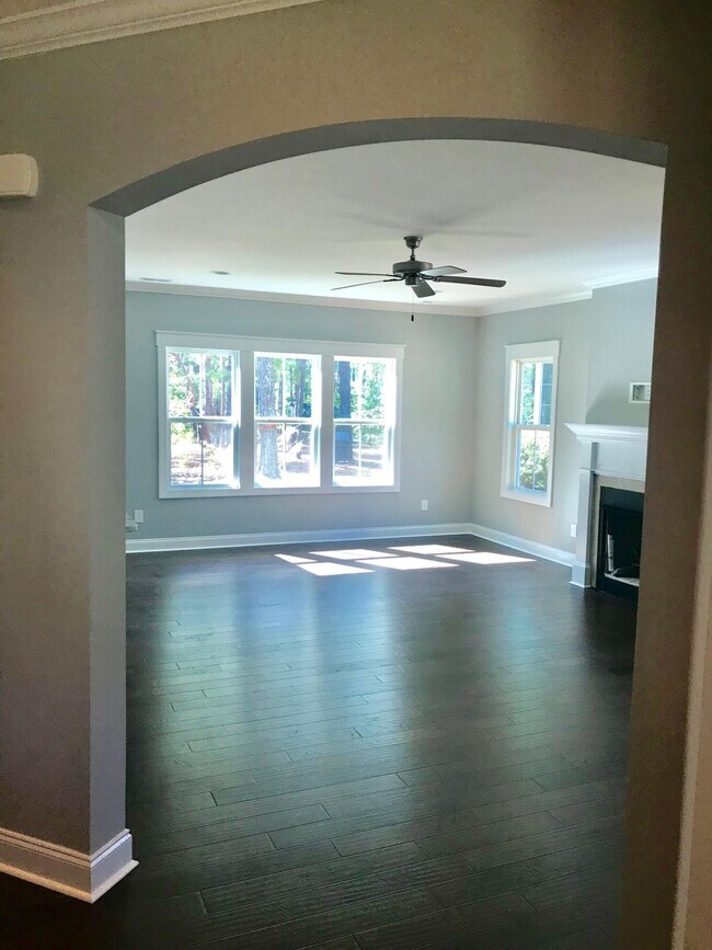 Building Photo - 400 Legacy Lakes Way