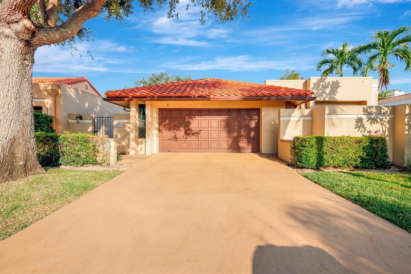 Foto principal - 6810 Allegre Ct