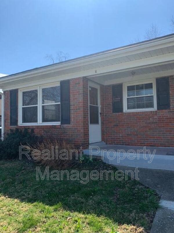 Building Photo - 2160 Winterberry Dr
