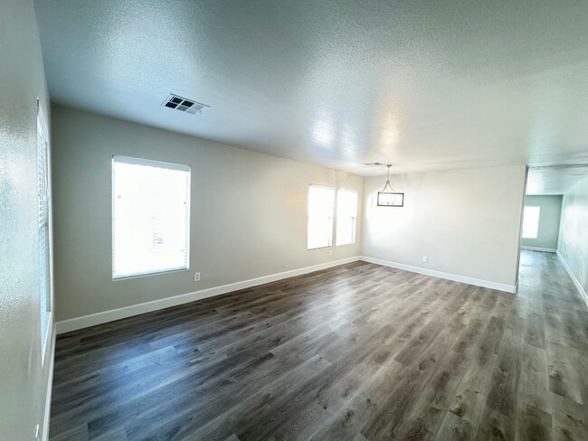 Foto del edificio - Charming Single-Story 3 bedroom