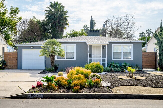 Foto del edificio - 16026 Valerio St