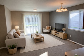 Building Photo - 708 Eastgate Dr