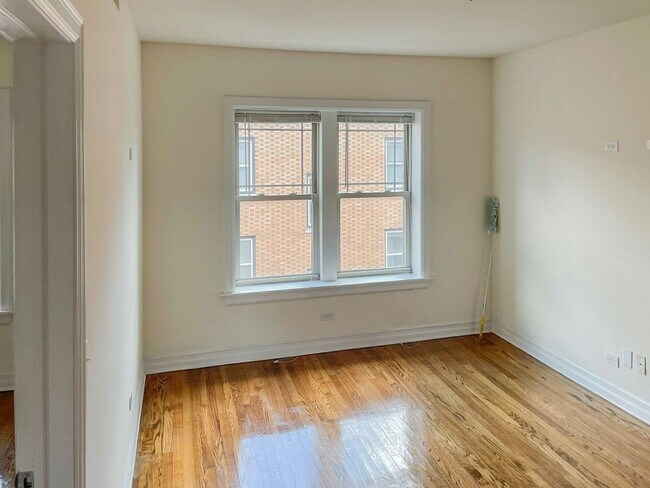 Foto del edificio - 3808 N Sheffield Ave