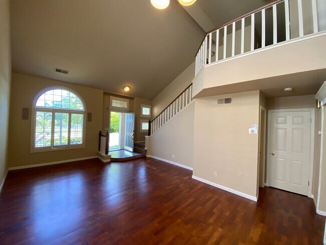 Building Photo - Move In By June 1st & Get $200 Off Your 1s...
