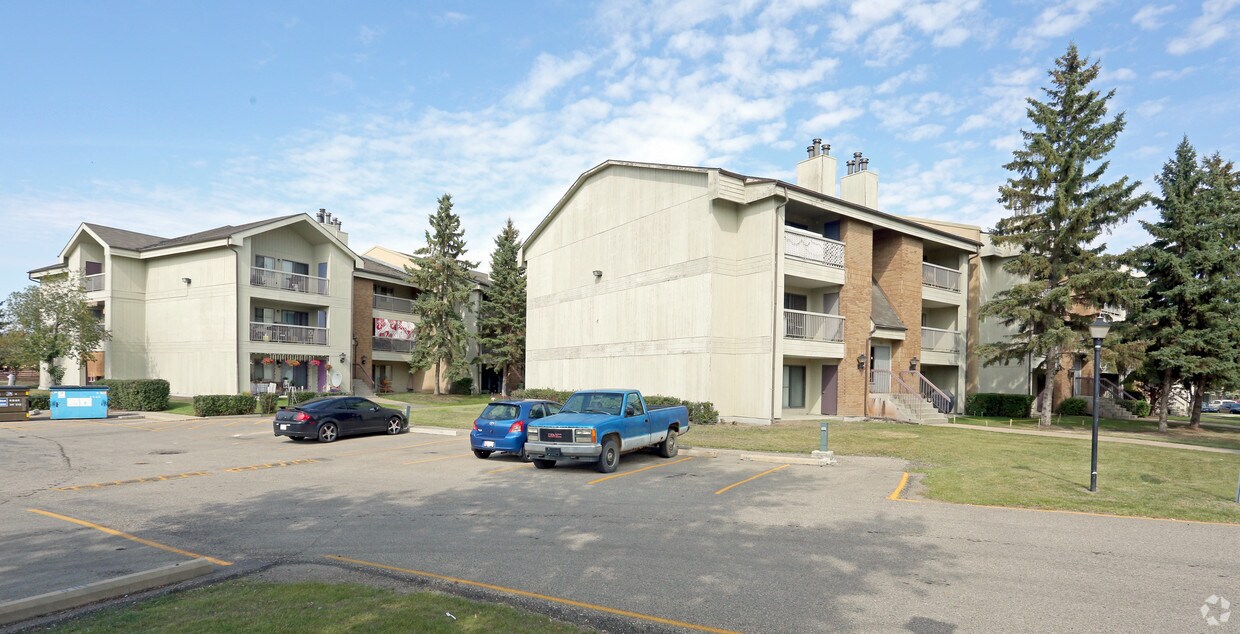 Hermitage Village Apartments 1174 Hooke Rd NW Edmonton, AB